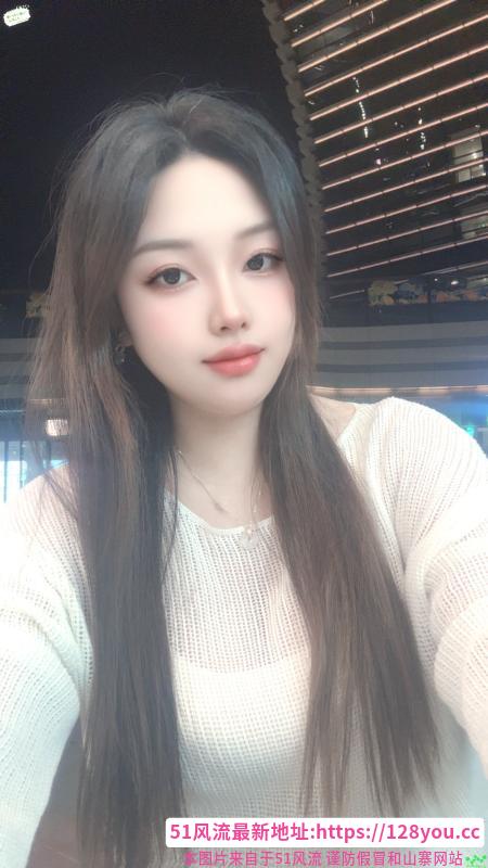 天然巨乳小美女