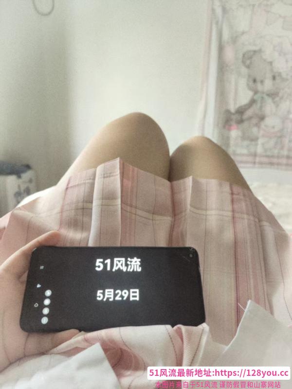 大臀嫩妹爽歪歪