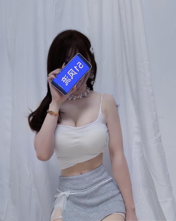 闵行白小纯