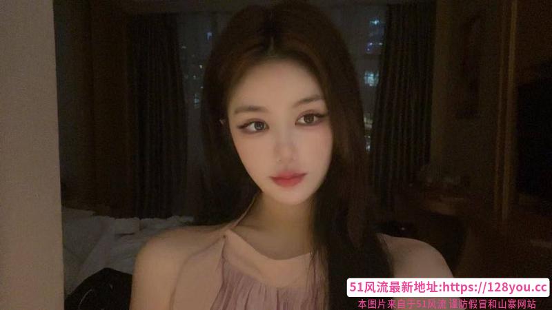 纯欲风性感文艺小妹