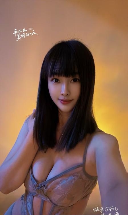 魅力女孩小妮妮