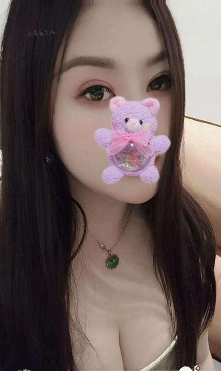 丰胸小少妇