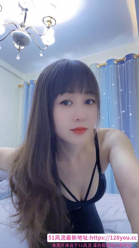 细腰川渝小姐姐
