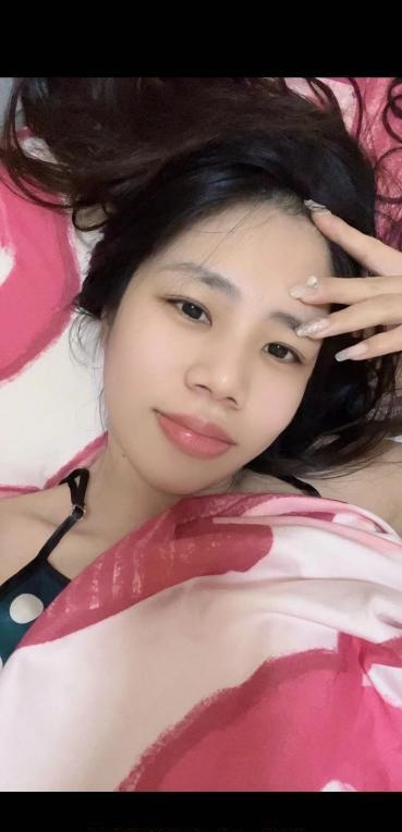 乖巧听话的小美女