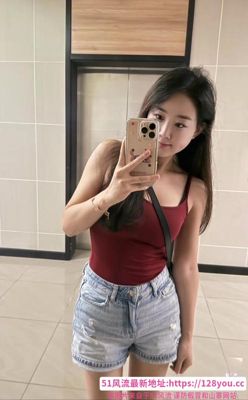 长腿性感嫩妹
