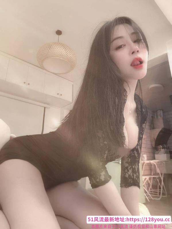 肤白大奶小少妇