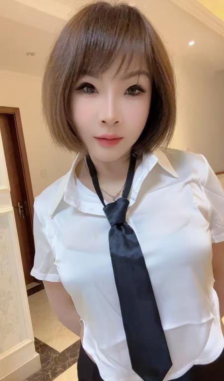 短发实惠少妇莉莉