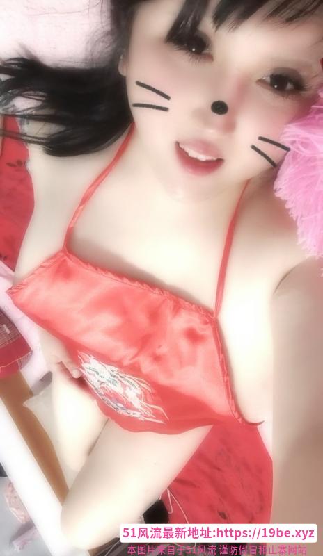 三通潮吹巨乳人妻老师