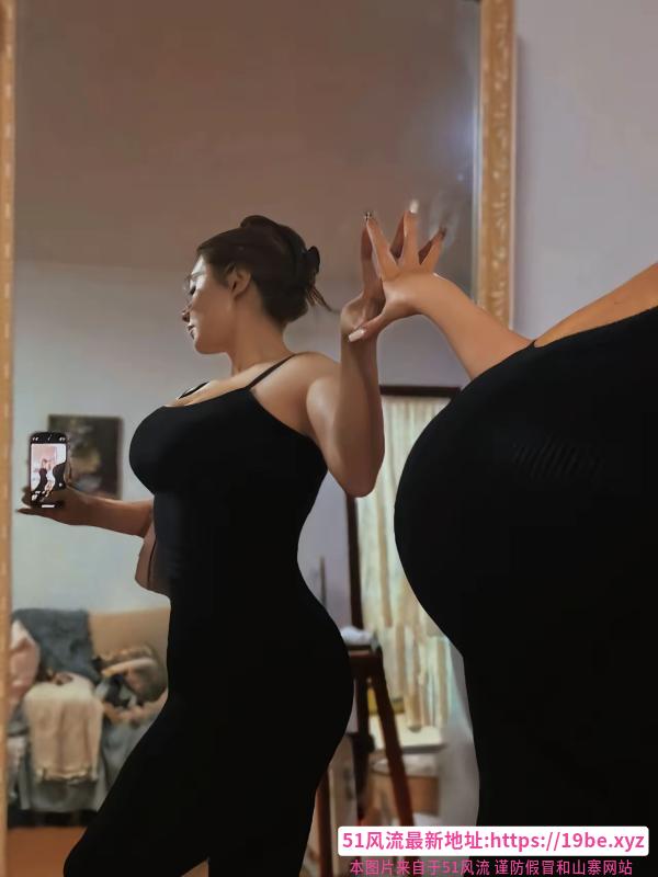 丰满大胸少妇