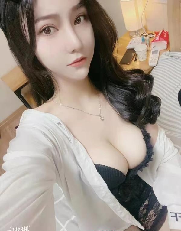 黑丝骚逼妹妹