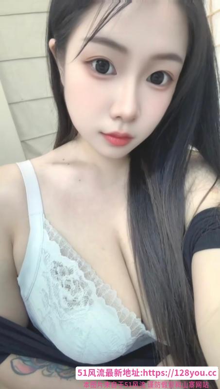 性感大胸小骚货
