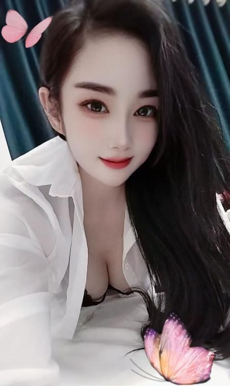 前凸后翘的乐宝