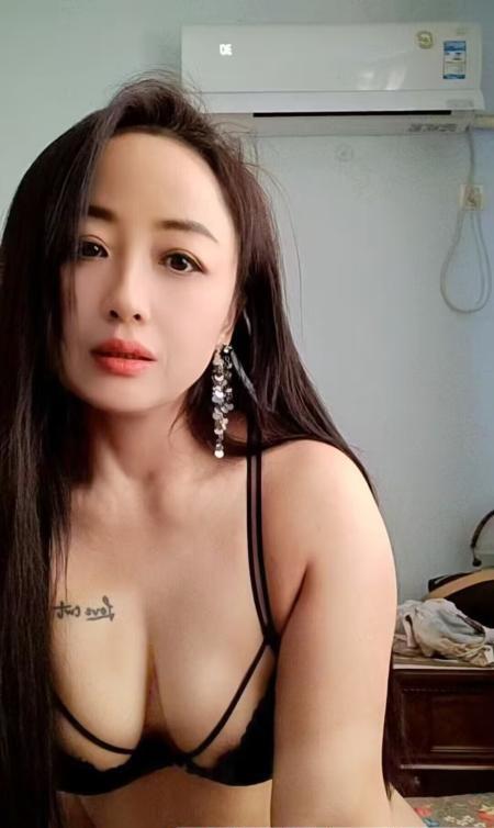 少妇骚B大长腿
