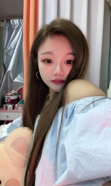 00后嫩妹子