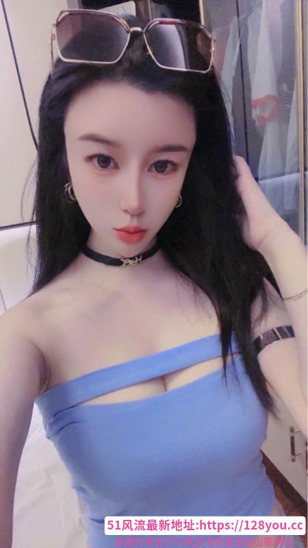魔鬼身材小可欣