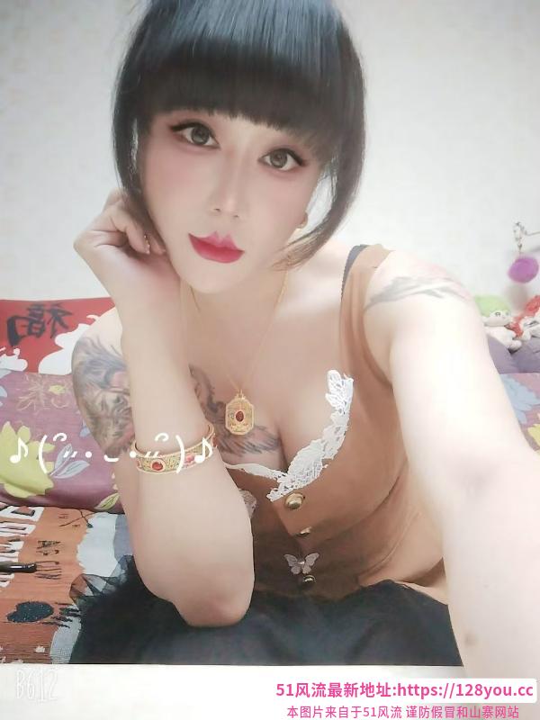 超会玩的双插少妇