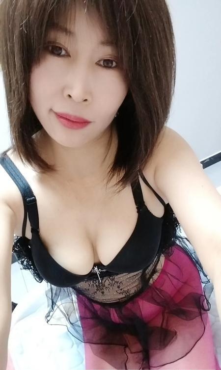 身材娇小的熟女