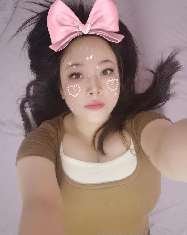 一字马巨乳老师