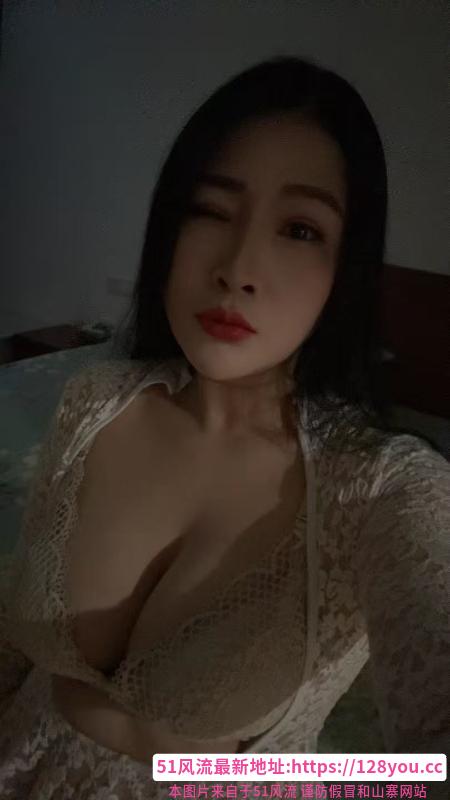 体验胸器美女