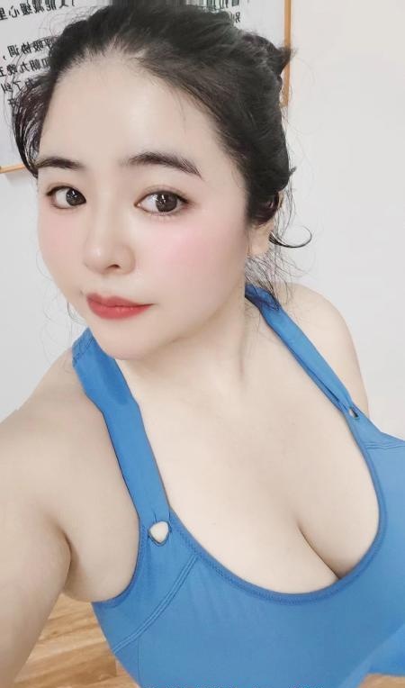 南山丰臀巨乳露露