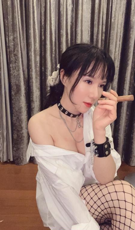 性感长舌少妇叶子