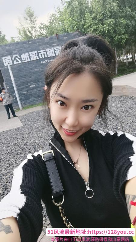 少妇苹果闺蜜双飞