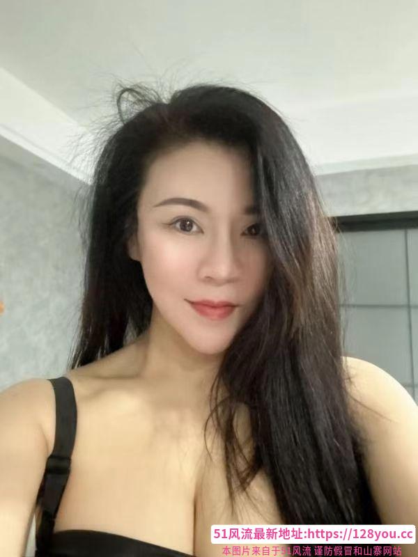 E奶熟女飘雪